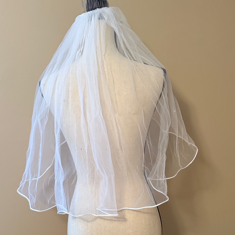 Elegant White Bridal Veil